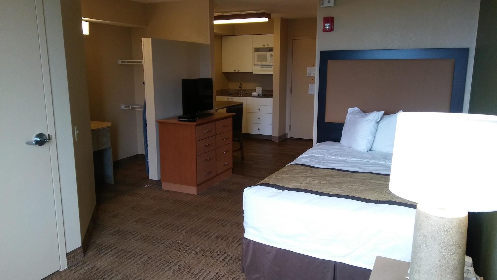 Extended Stay America Suites - Kansas City - Overland Park - Metcalf Ave Екстериор снимка